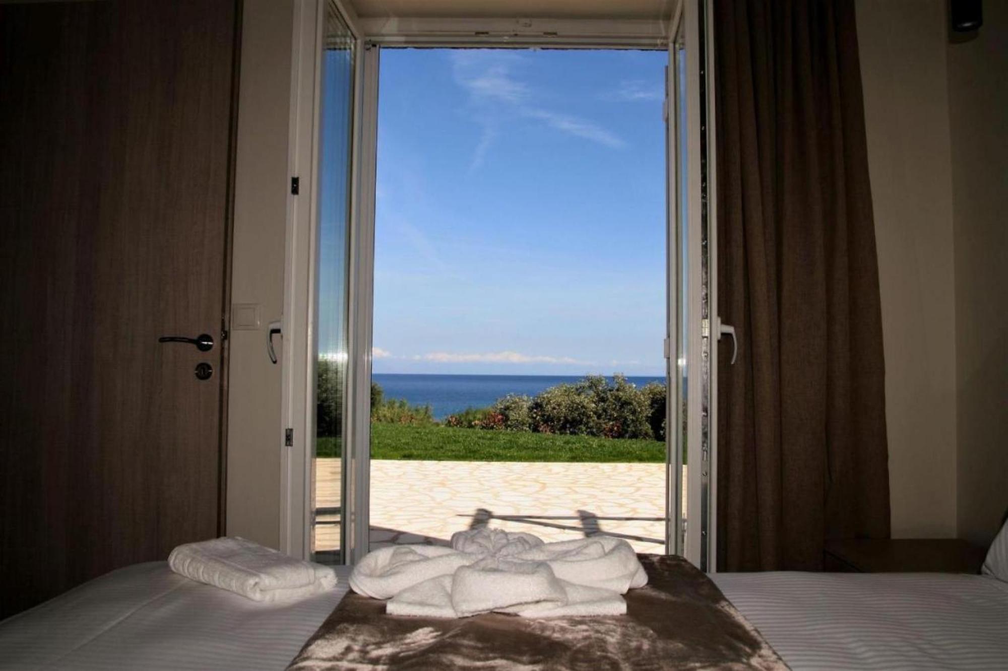 Stone Bay Houses In Messinia Kalamaki Beach Area 크라니 외부 사진